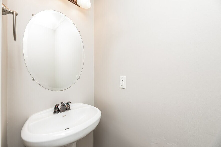 Building Photo - 3236 Penn Meade Way