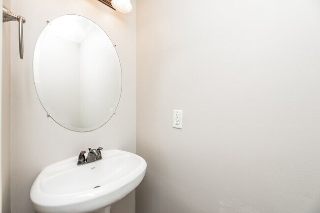 Building Photo - 3236 Penn Meade Way