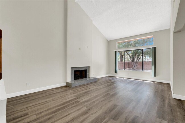 Building Photo - 8921 Beach Front Dr