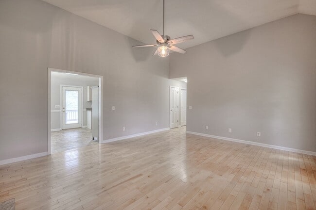 Building Photo - 5020 Old Salem Rd