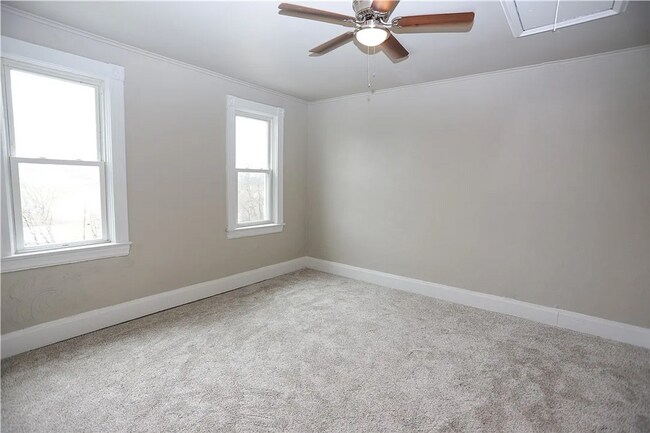 Building Photo - 305 Chestnut St