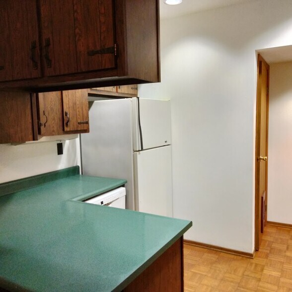 Kitchen - 108 21st St