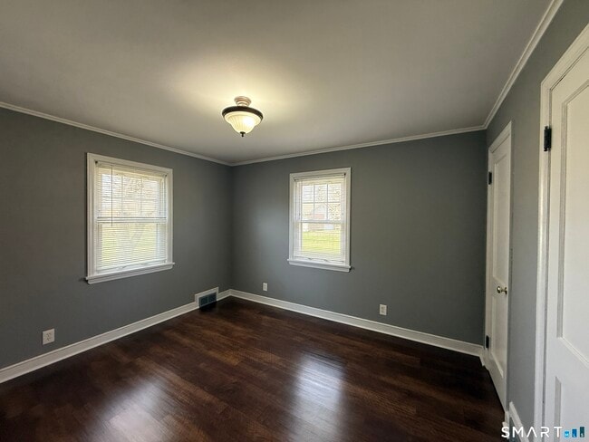 Building Photo - 31 Waterbury Rd