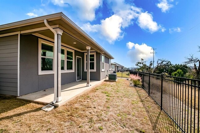 Building Photo - 400 Florenz Ln