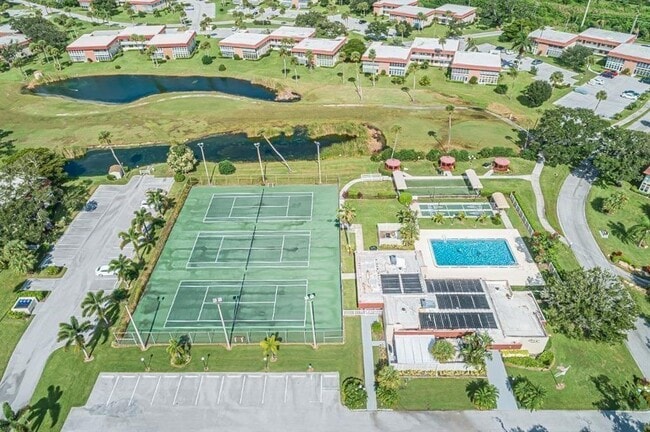 Building Photo - 36 Pine Arbor Ln