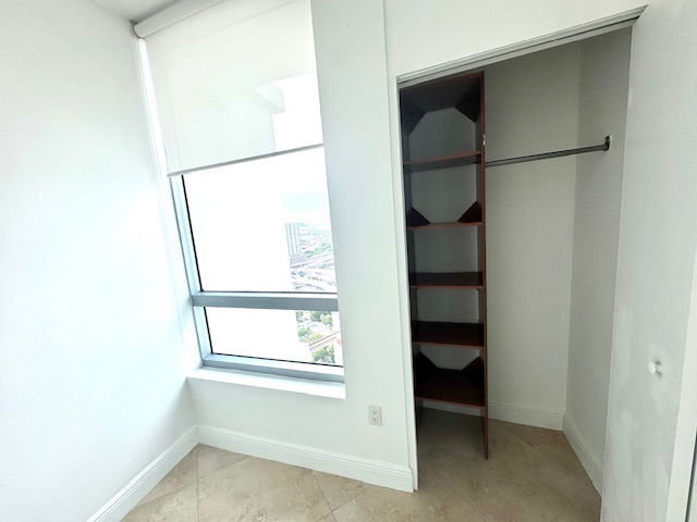 Building Photo - 350 S Miami Ave