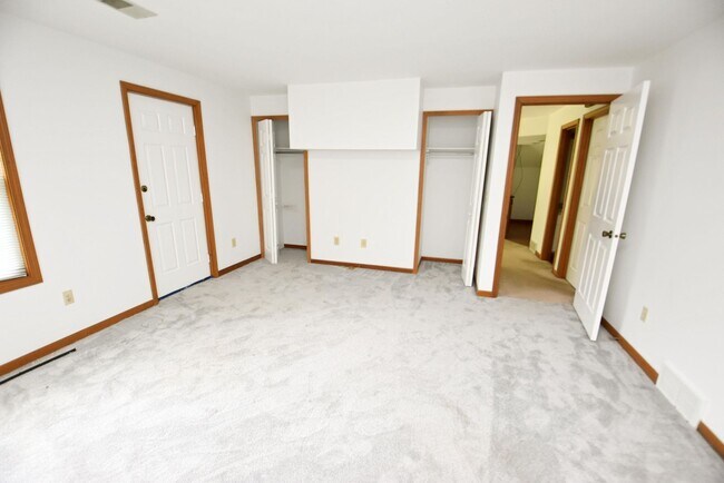 Building Photo - Waterfront Condo in Penn Schools District,...