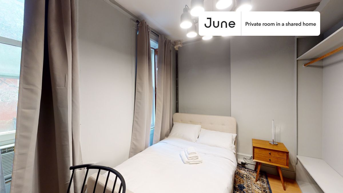 Building Photo - Room in Shared 4 bed/1 bath home