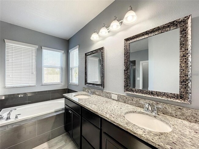 Building Photo - 14322 Parkside Ridge Way