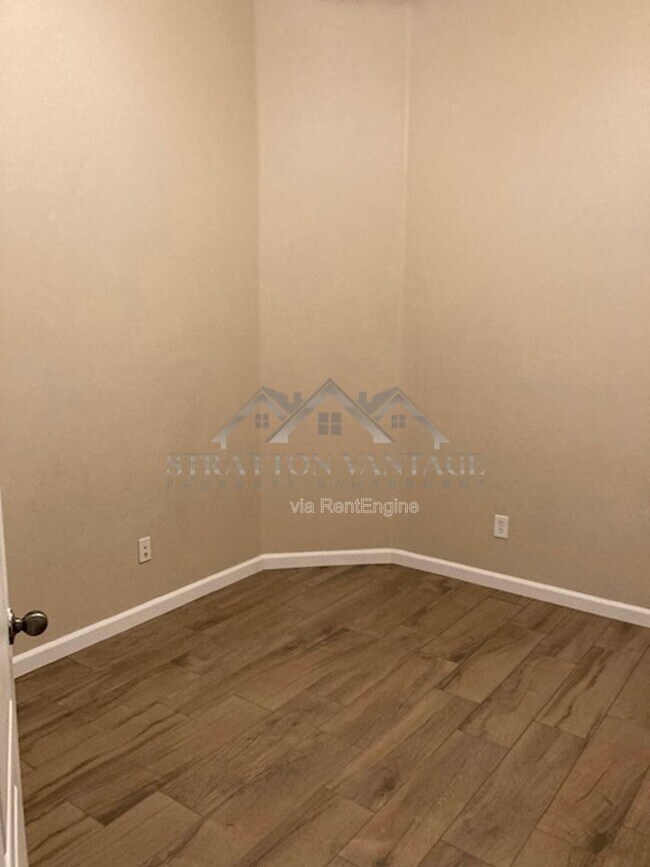 Building Photo - 4445 E Amarillo Dr