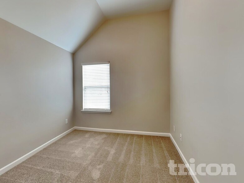 Building Photo - 368 Lossie Ln