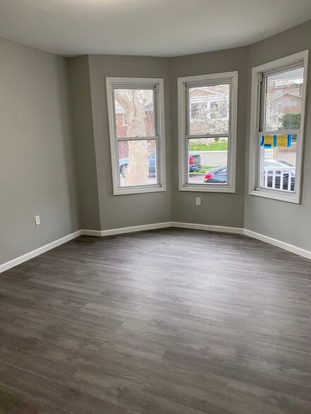 Building Photo - 48 Entwistle Ave