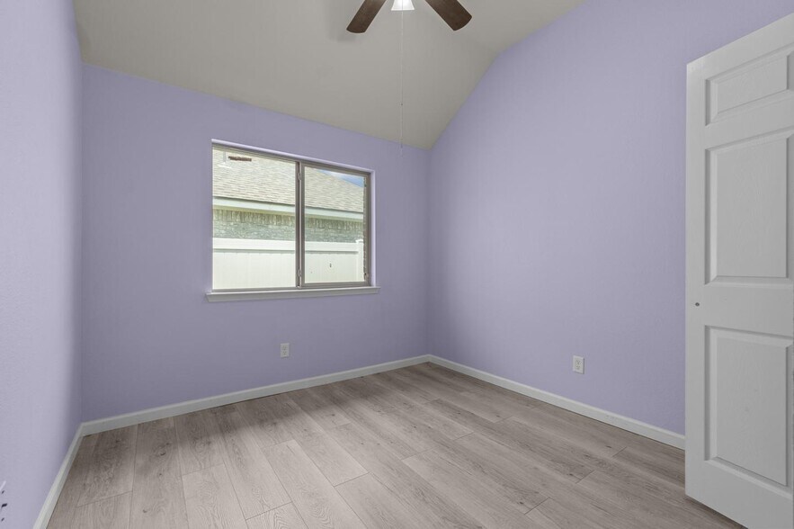 Building Photo - 3330 Shining Light Dr