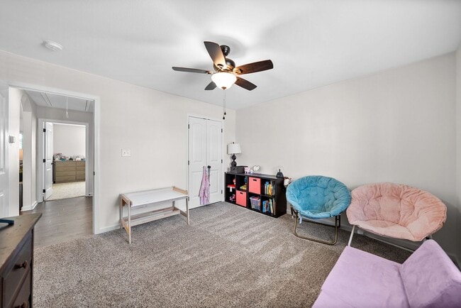 Building Photo - 222 Cooper River Wy