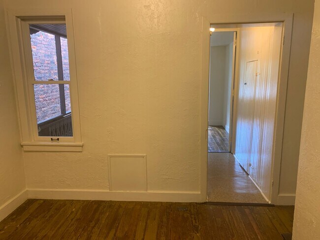 Building Photo - York City-3 Bedroom 1 Bath House