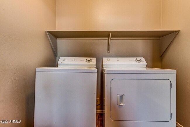 Building Photo - 12024 W Louise Ct