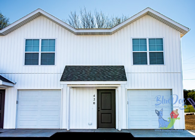 Primary Photo - New Townhome just 8.5 miles from Old Spani...