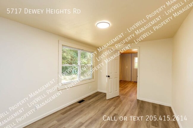 Building Photo - 5717 Dewey Heights Rd