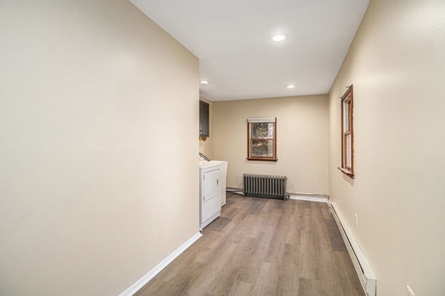 Building Photo - Charming 3-Bedroom Home in Quiet Neighborhood