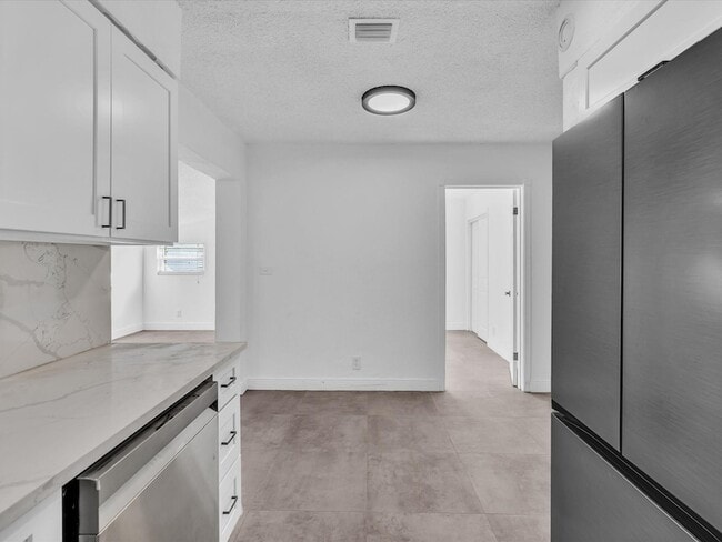 Building Photo - 6661 Meade St