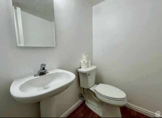 Building Photo - 819 E 760 N