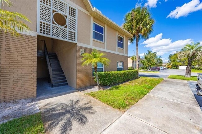 Building Photo - 9800 Turf Way