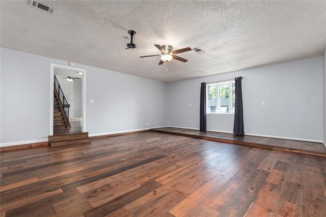 Building Photo - 2225 Park Hill Dr