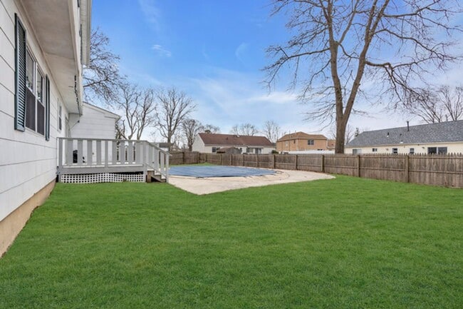 Building Photo - Newly Renovated 4-Bedroom Home with Pool i...