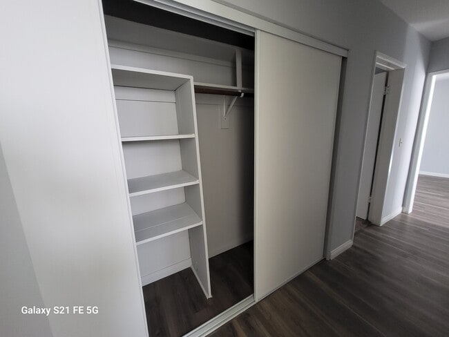 Building Photo - 540 N Florence St