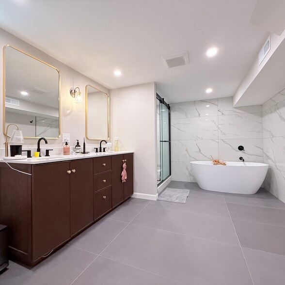 Bathroom 1 - 21 Harlow St