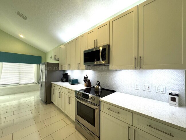 Building Photo - 7962 Golden Pond Ct