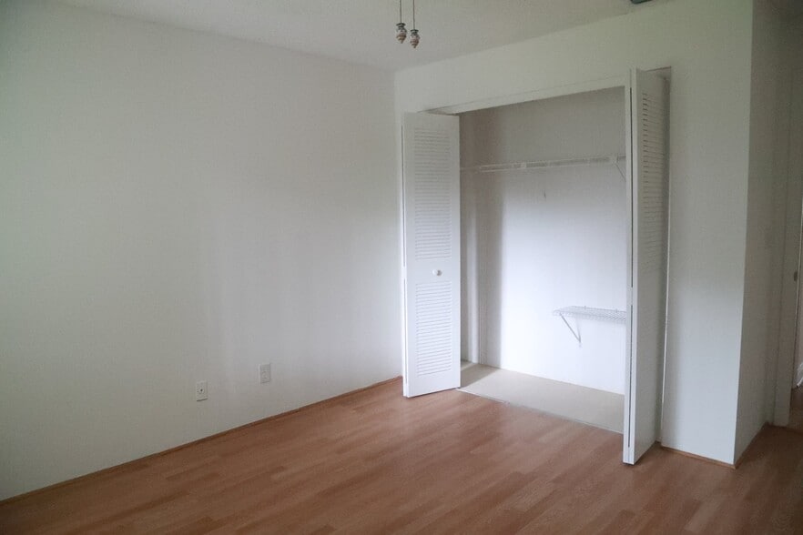 Building Photo - 306 Palm Coast Pkwy NE