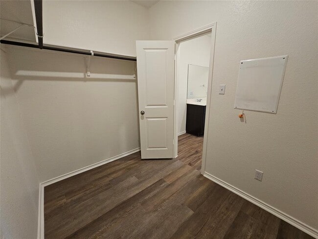 Building Photo - 228 Gabriels Bluff Dr