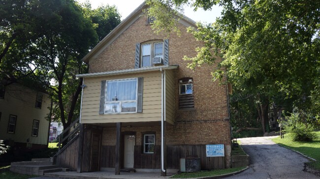 Building Photo - 321 N Main St