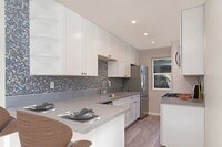 Building Photo - Renovated 1 Bedroom in quiet neighborhood ...