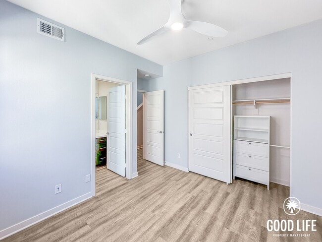 Building Photo - SD: Modern 3BD/3.5BA Townhome in Otay Ranch with Bonus Room, Private Patio & Whole-Home Water Sof...
