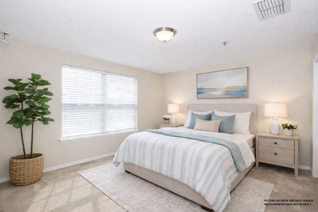 Building Photo - 3-story, 3/3.5, updated, townhome in the heart of Baldwin Park!