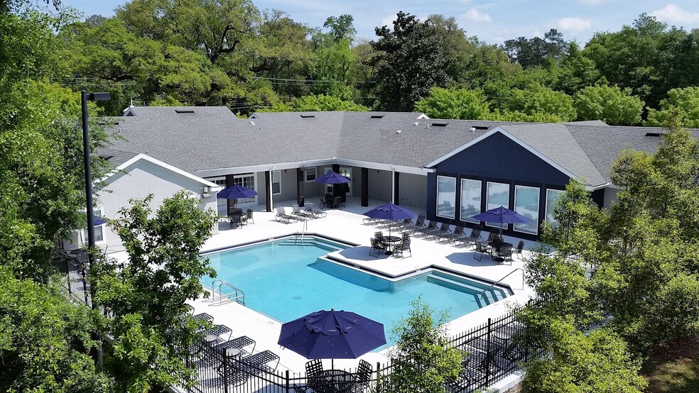 Clubhouse/Phase I Pool - The Boulevard at Tallahassee