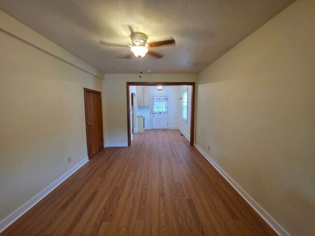 Building Photo - Charming brick ranch in Ellsworth