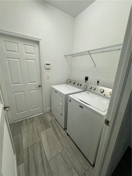 Building Photo - 1751 Willows Sq