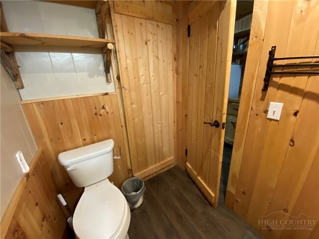 Building Photo - 143 Ridge Crest Dr