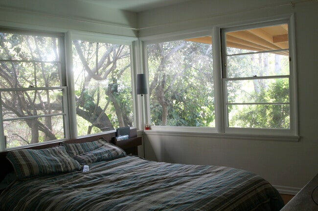 Master Bdrm - 1375 Hill Dr