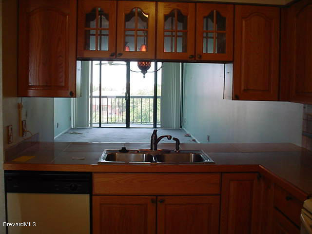 Building Photo - 300 Columbia Dr