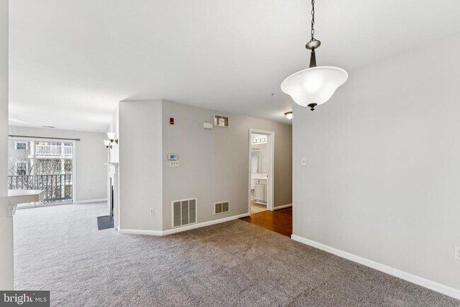 Building Photo - 13117 Millhaven Pl