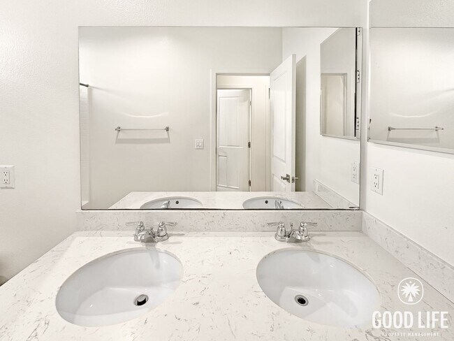 Building Photo - Beautiful 3BR Home in Stanton | Private Yard + 3 Car Attached Garage