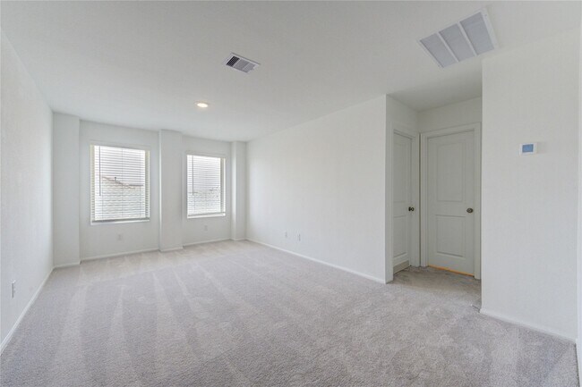 Building Photo - 3418 Spanish Oak Ln