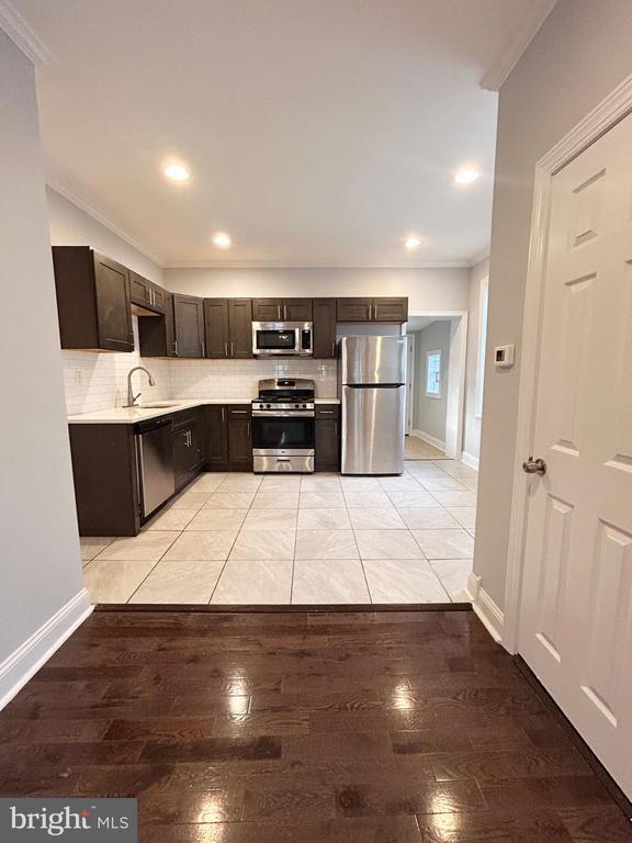 Building Photo - 157 E Duval St