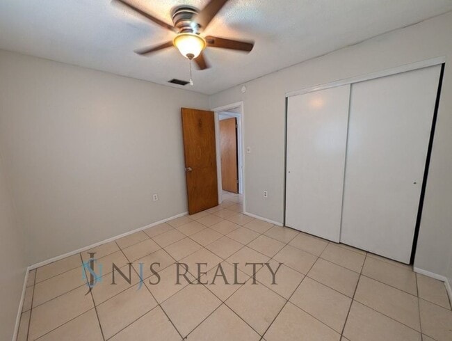 Building Photo - 1209 Maybury Dr