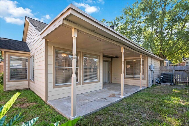 Building Photo - 16054 Hidden Acres Dr