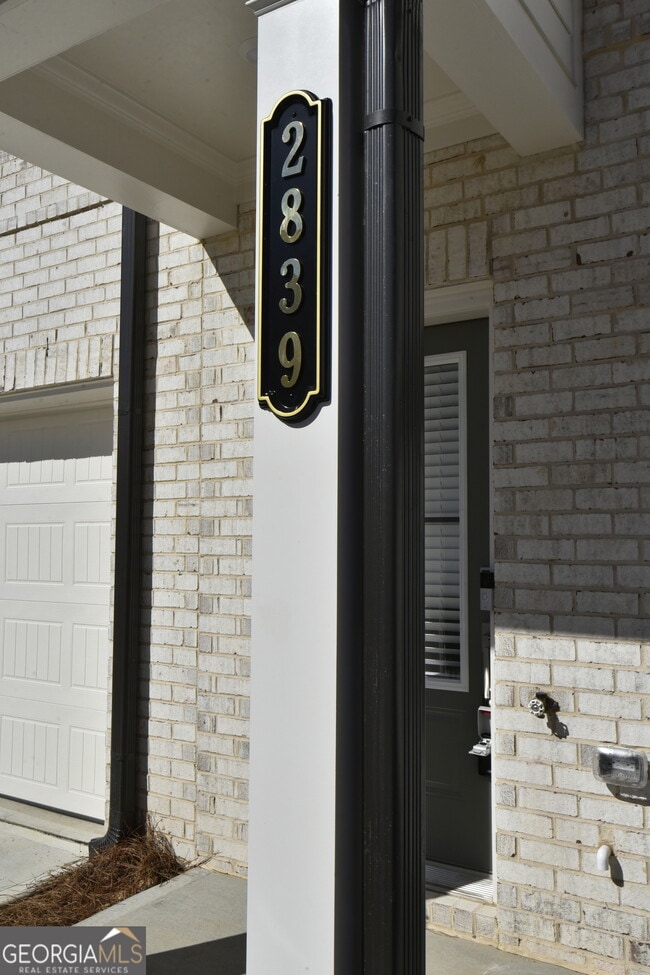 Building Photo - 2839 Rosehall Way